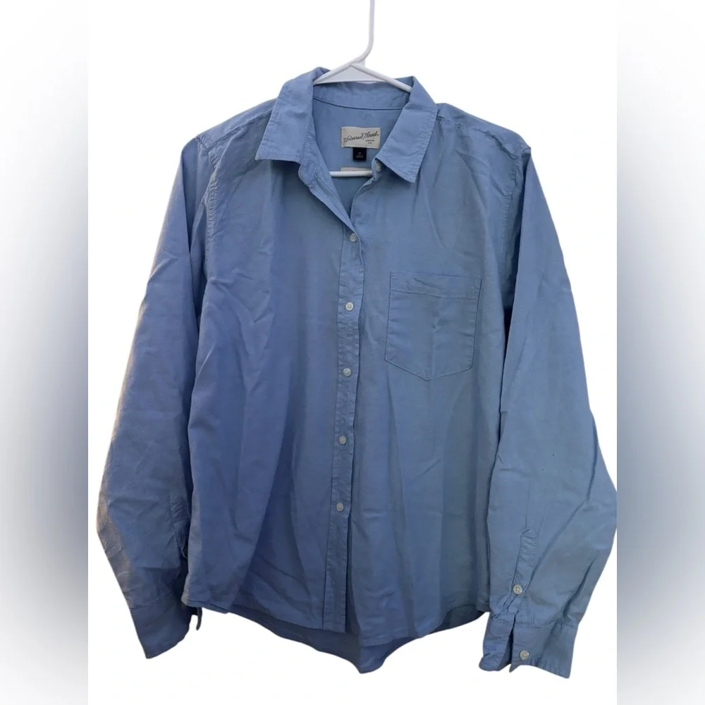Universal Thread Blue M - Women's Long Sleeve Classic Button-Down Shirt